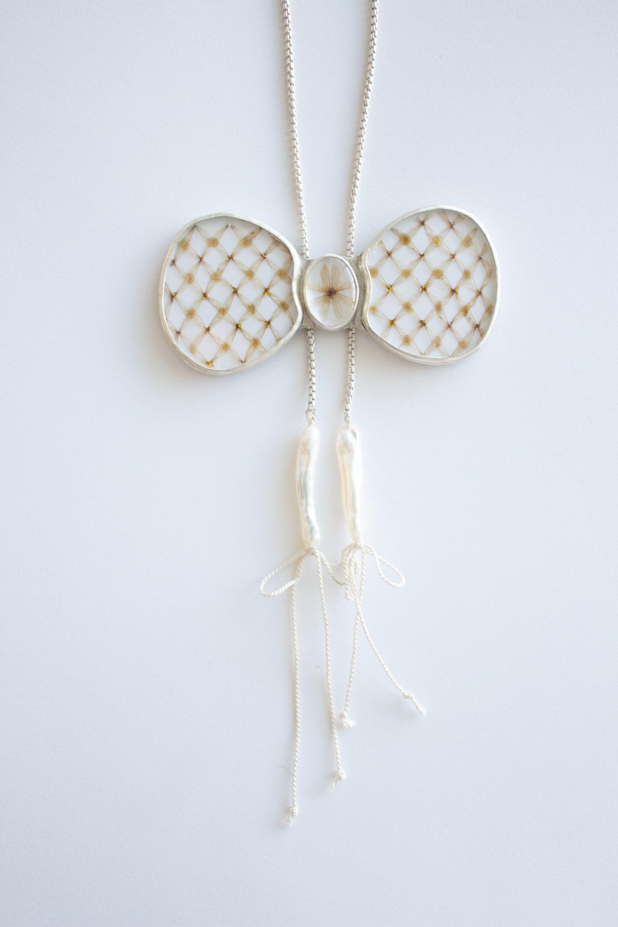 Mellified Bow Bolo