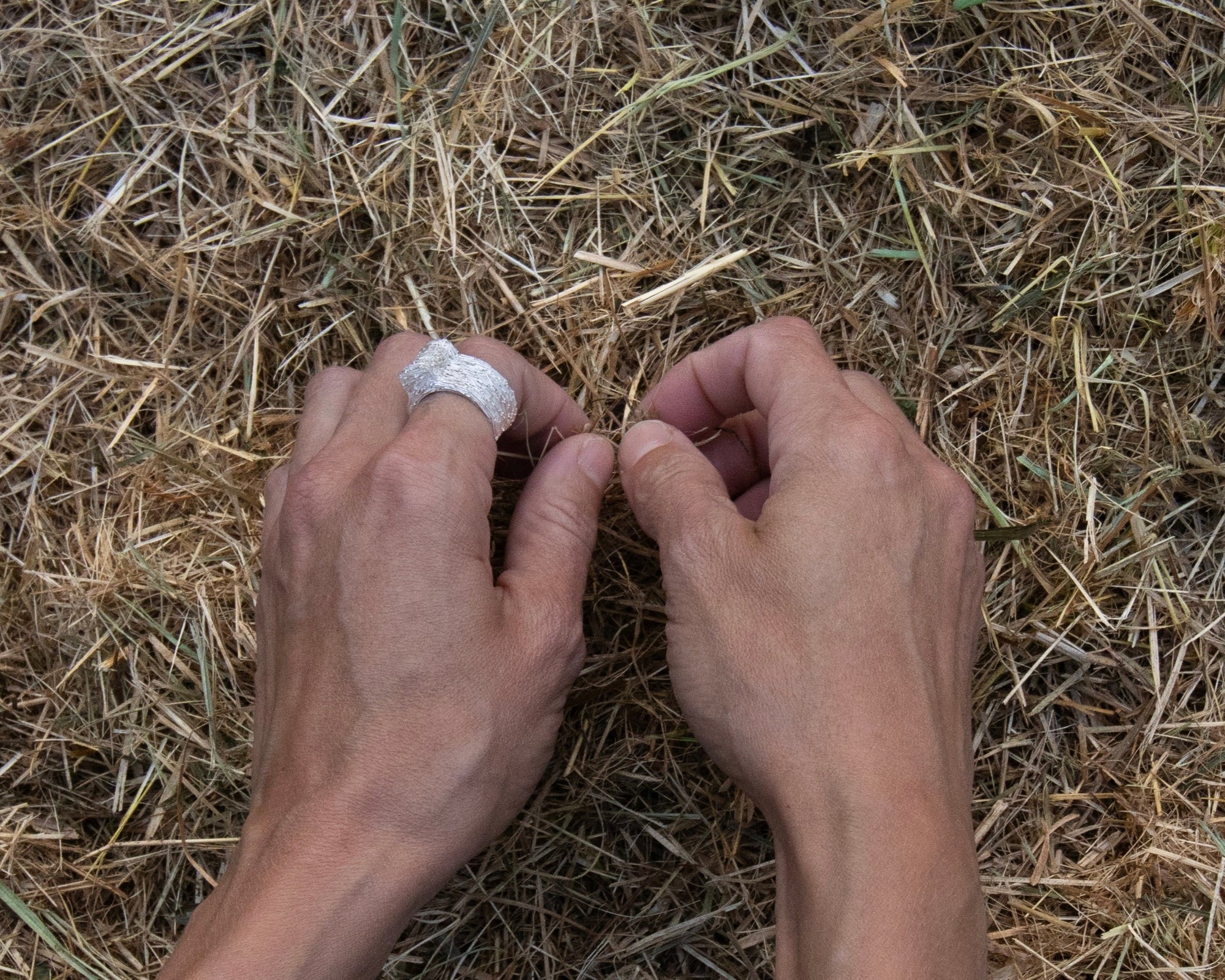 field clippings ring