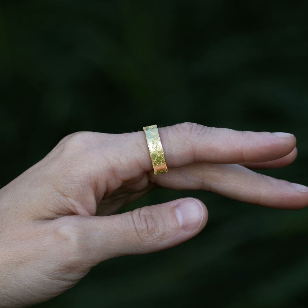 ring of pollen: 250 microns